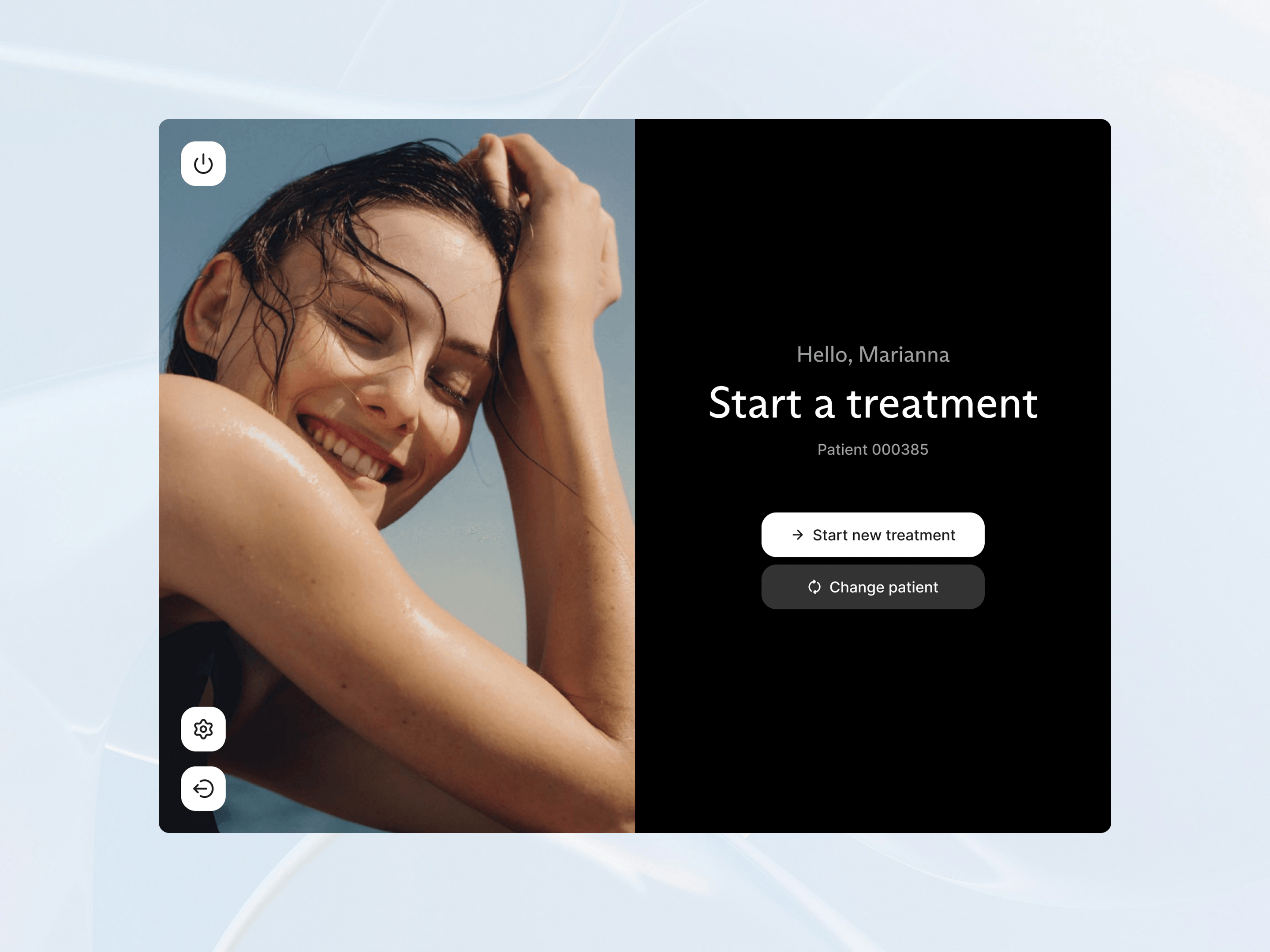 Start screen interface of a medical device for laser therapy. On the left, a photograph of a smiling woman with wet skin under natural light. On the right, a black user interface welcomes the doctor and shows two buttons to start a new treatment or change the patient.