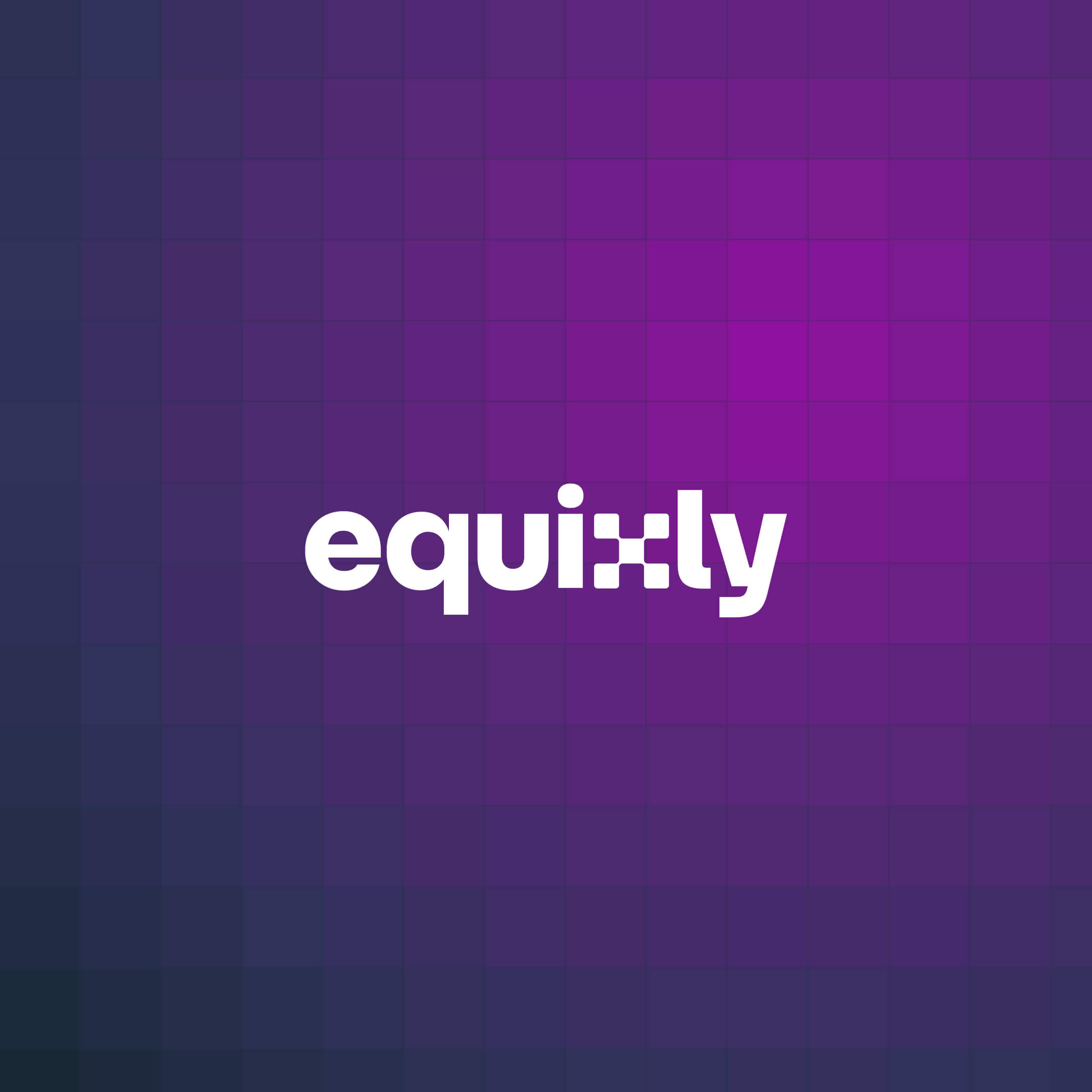 Logotipo Equixly in bianco su un fondo a griglia con gradiente dal blu al magenta.